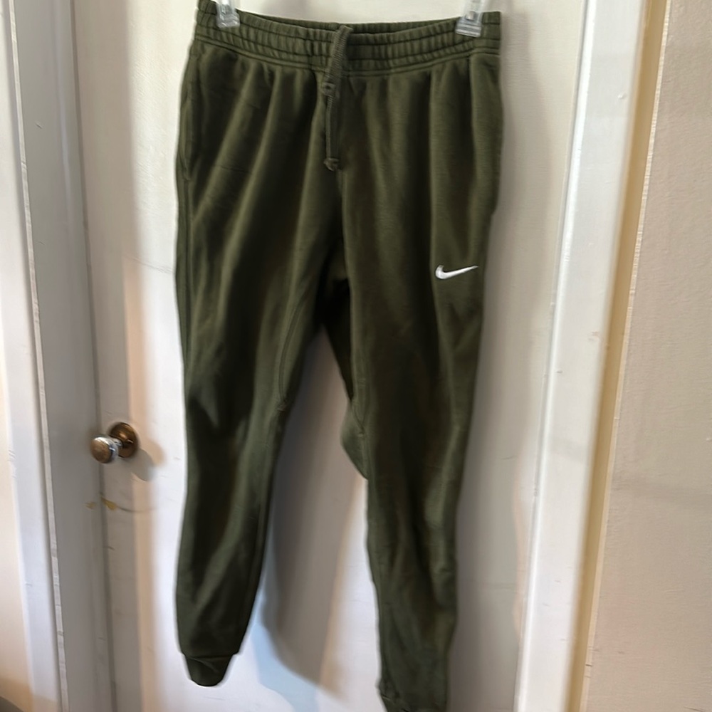 Mend Med Nike joggers